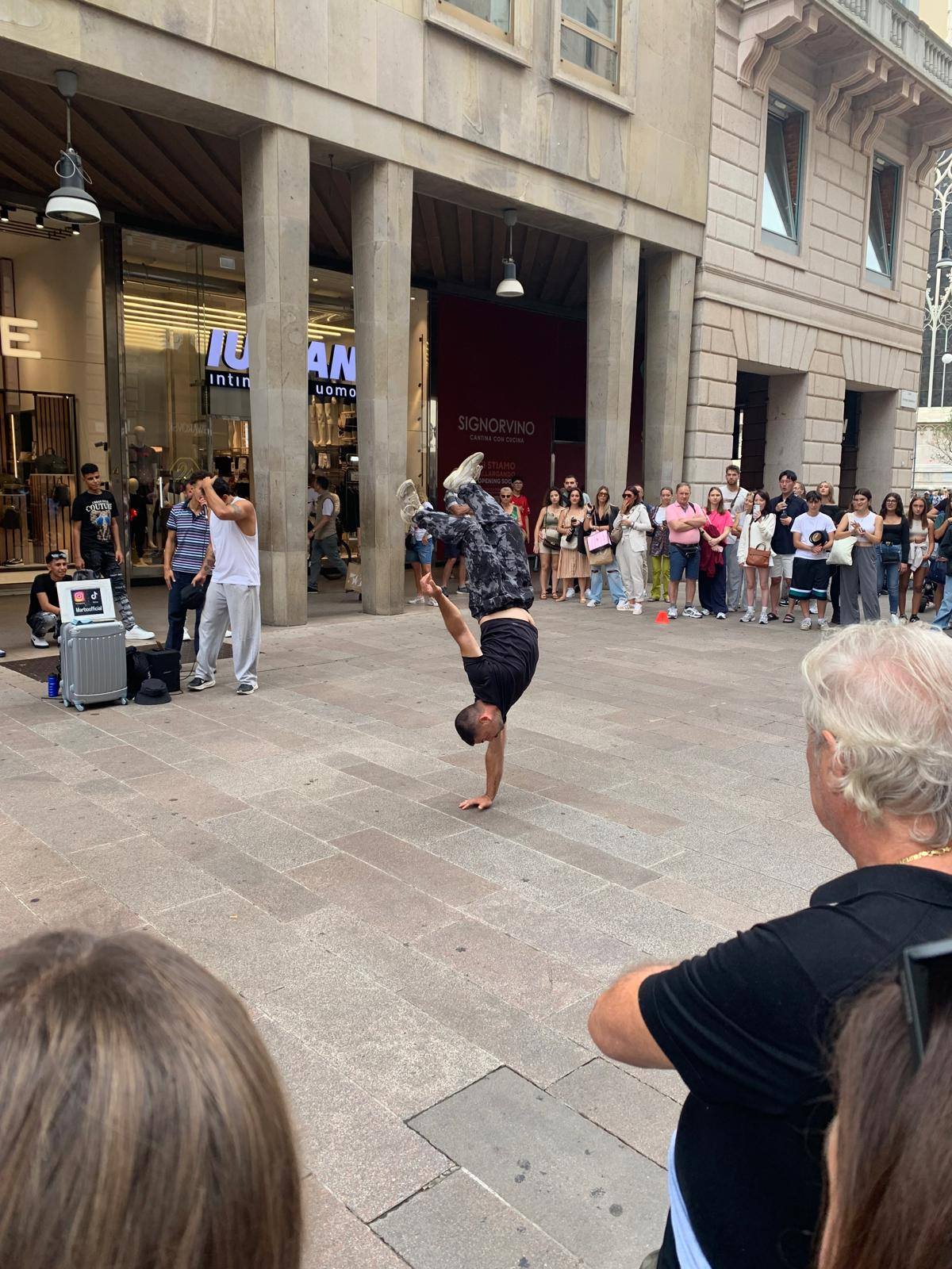 Zdjęcie Mediolan 2025 (07)2e72b036-64a4-4d66-b990-0c0b88fd8150.jpg w galerii Wycieczka po Europie - Mediolan